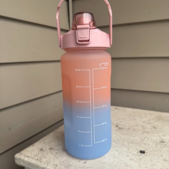 Gradient Glass Water Bottle with Time Markers - Picture 3 of 3